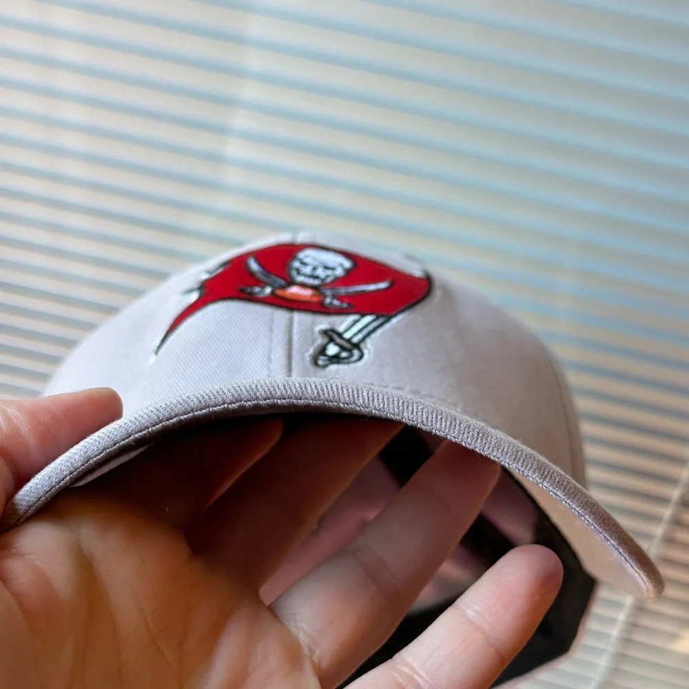 nfl tampa bay buccaneers hat Gray Flag Embroidery Patch Adult One Size